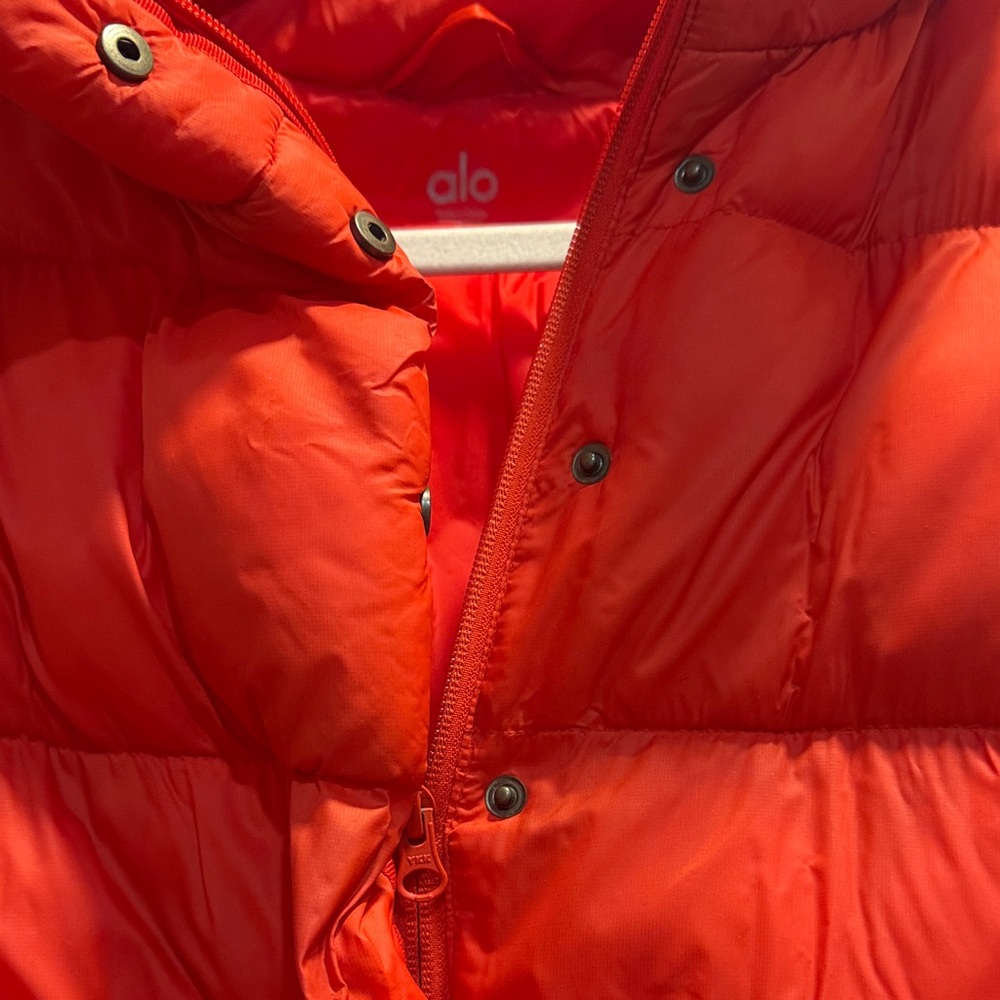 ALO Yoga Red Gold Rush Puffer - Picture 5 of 9